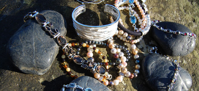 bangles-&-bracelets-final-header.jpg