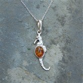 (AP09) Amber Seahorse Pendant