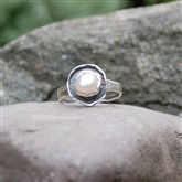 (STR6) Oxidised Silver & Pearl Ring