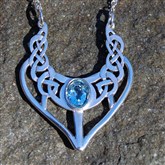 (SCP21) Silver & Topaz Celtic Pendant